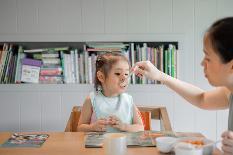 2歳児の言葉の発達を知ろう!どれくらい話せるようになる? | ママナ